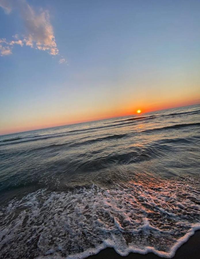 Vila Hyseni Durres Luaran gambar