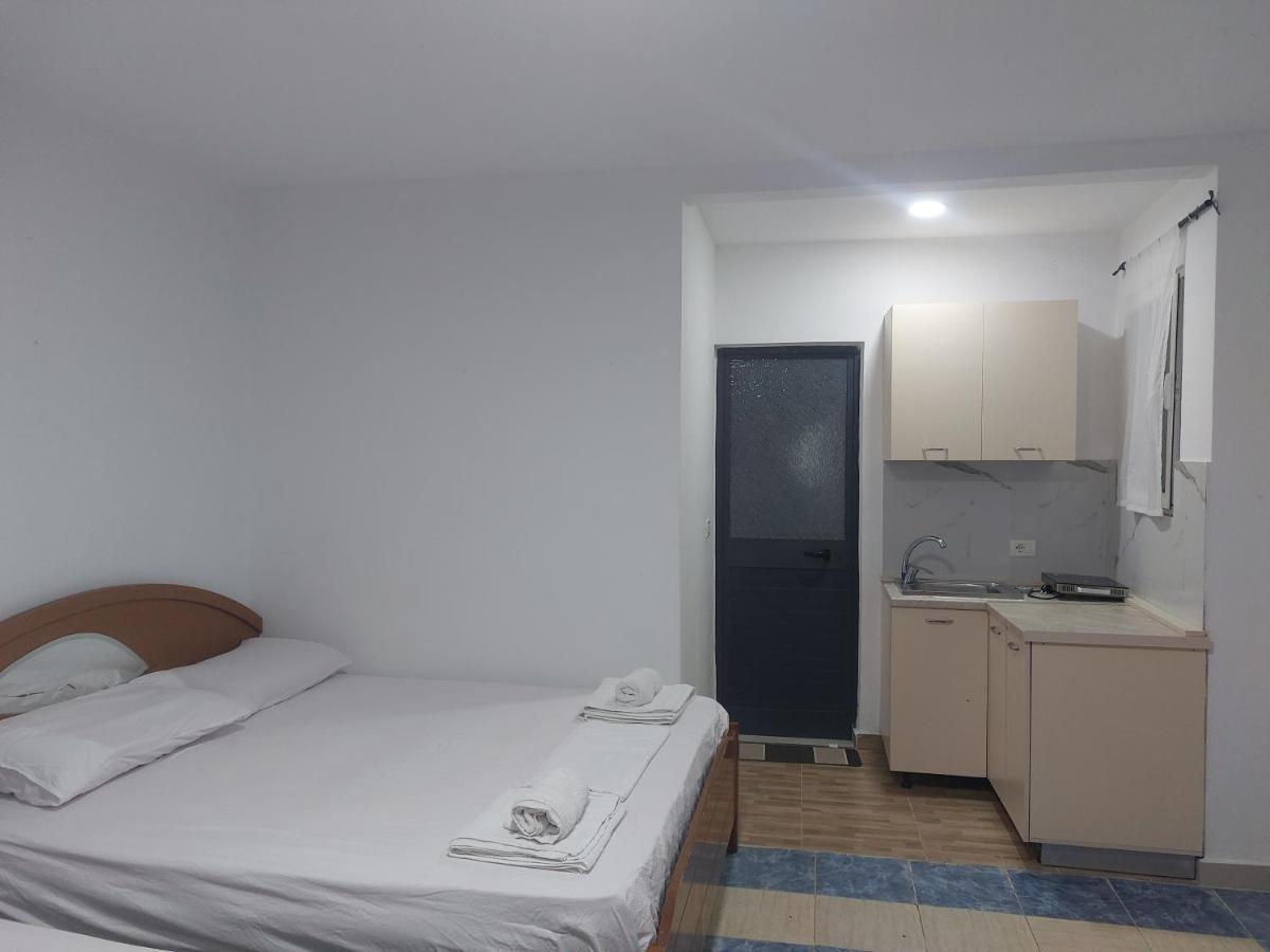 Vila Hyseni Durres Luaran gambar