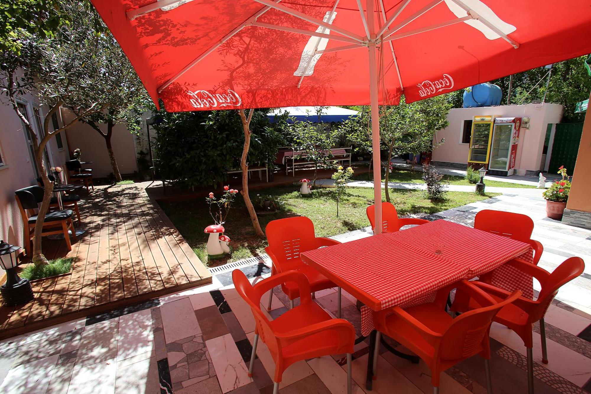 Vila Hyseni Durres Bilik gambar