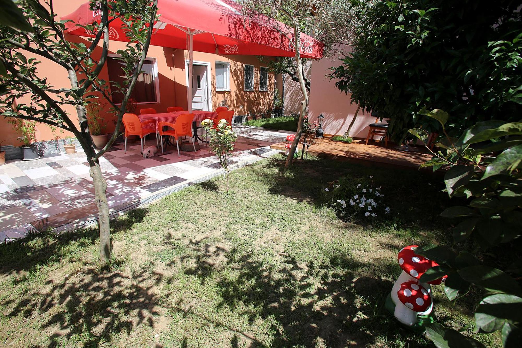 Vila Hyseni Durres Bilik gambar