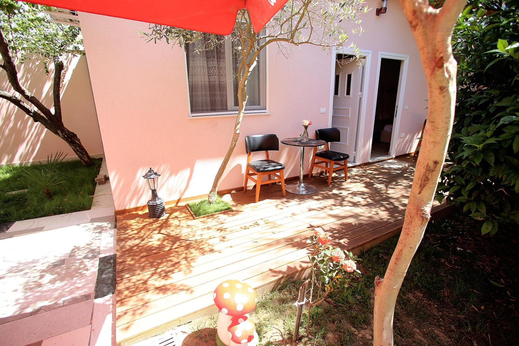 Vila Hyseni Durres Bilik gambar