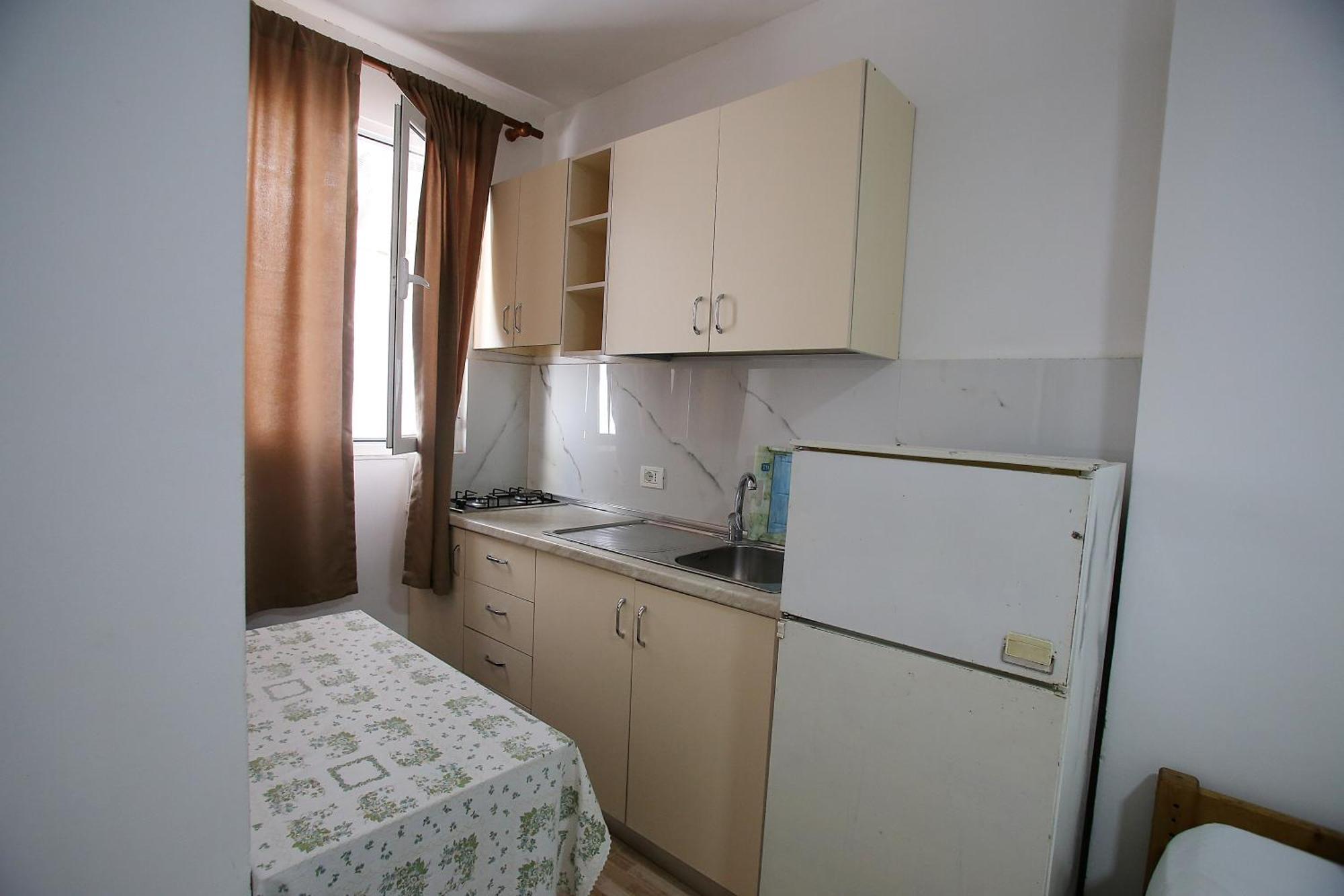 Vila Hyseni Durres Bilik gambar