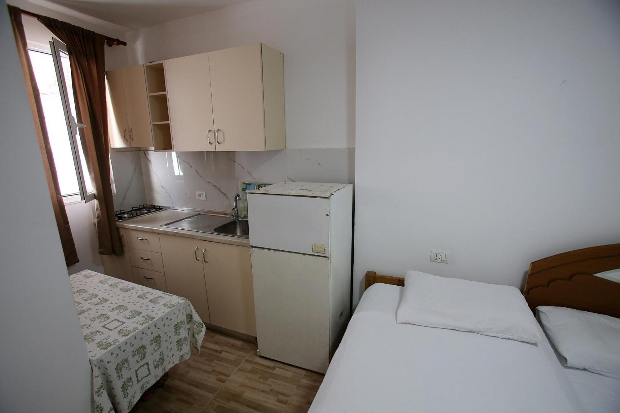 Vila Hyseni Durres Bilik gambar