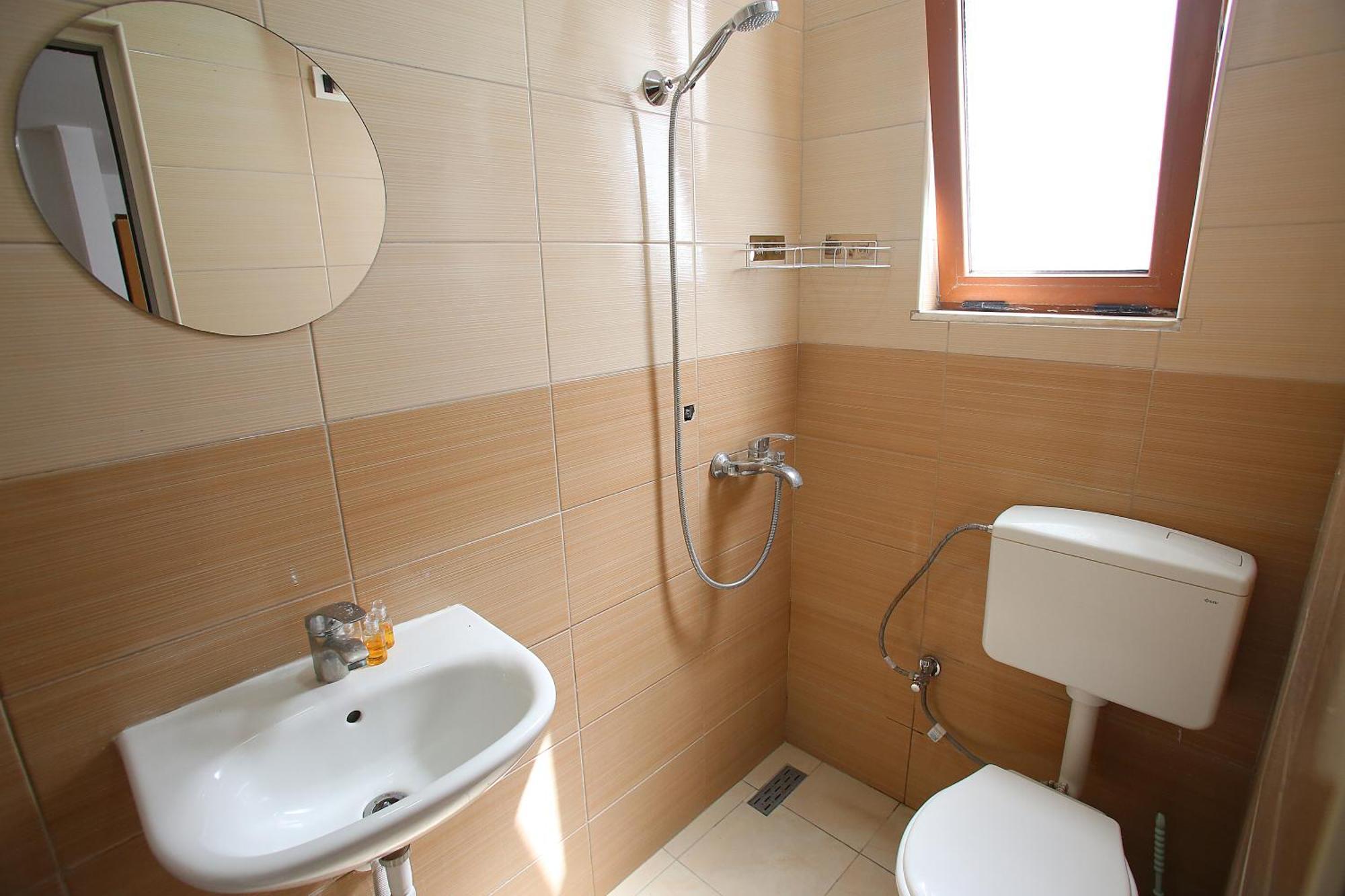 Vila Hyseni Durres Bilik gambar